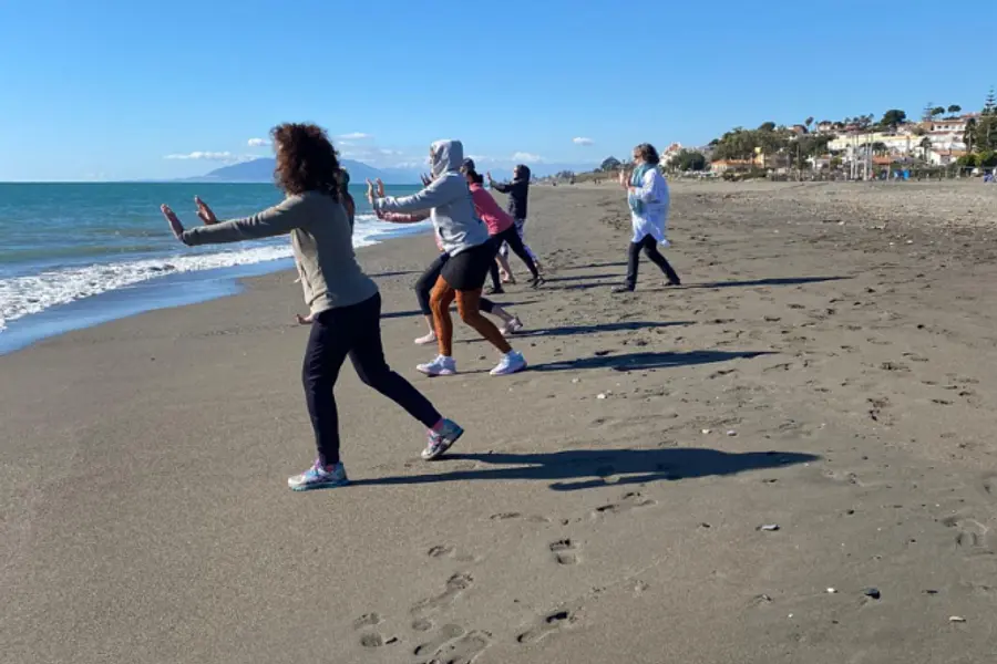 Mit Achtsamkeit und Qigong bewegt den Alltag meistern (Malaga, Spanien)