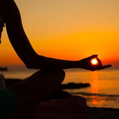 Hormon-Yoga Teacher Training 2025 (Hybrid-Ausbildung)