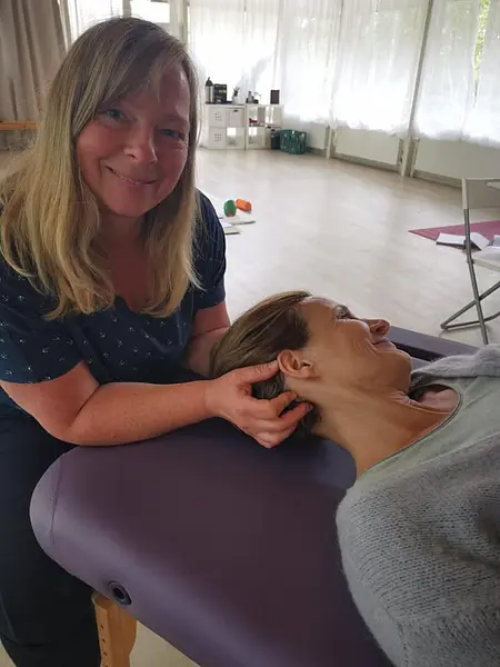 Yoga und osteopathische Entspannungstechniken - Stressreduktion im Beruf und Alltag