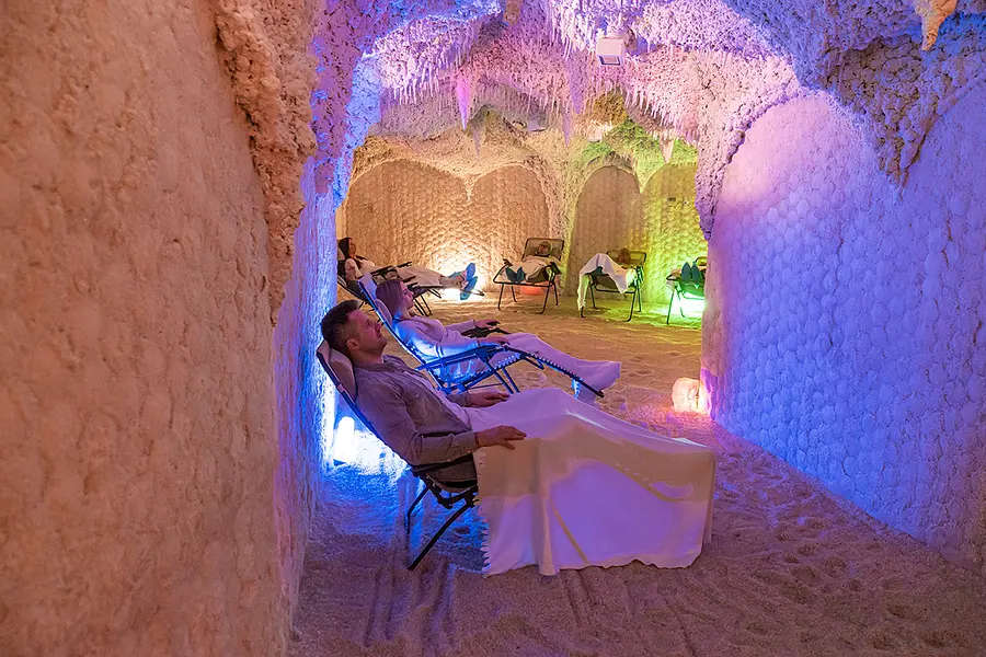 Spessart Therme_Totes-Meer-Salzgrotte_(c) Kur und Freizeit GmbH