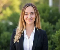 Rina Riehemann - Rina Riehemann – Somatic Coach, Yogalehrerin & Kreative Prozessbegleiterin