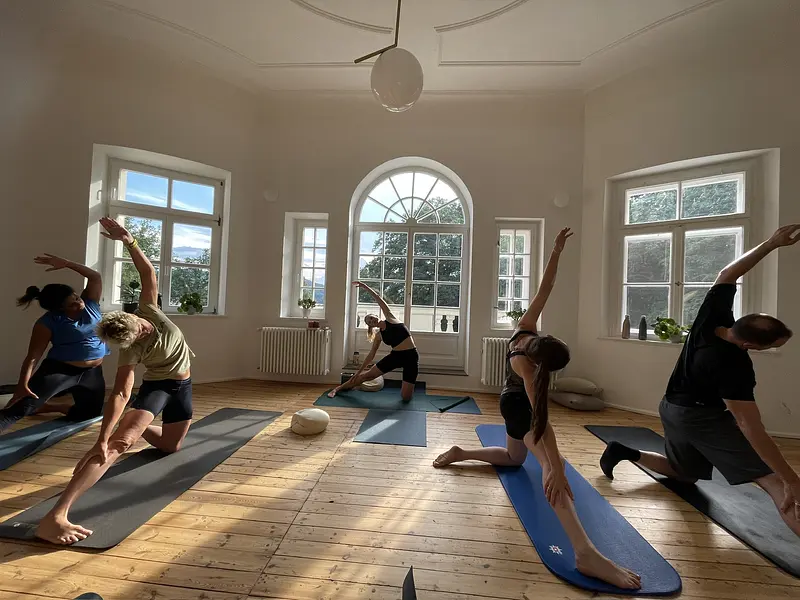 Yoga und Resilienz stärken im Schloss Hohenroda