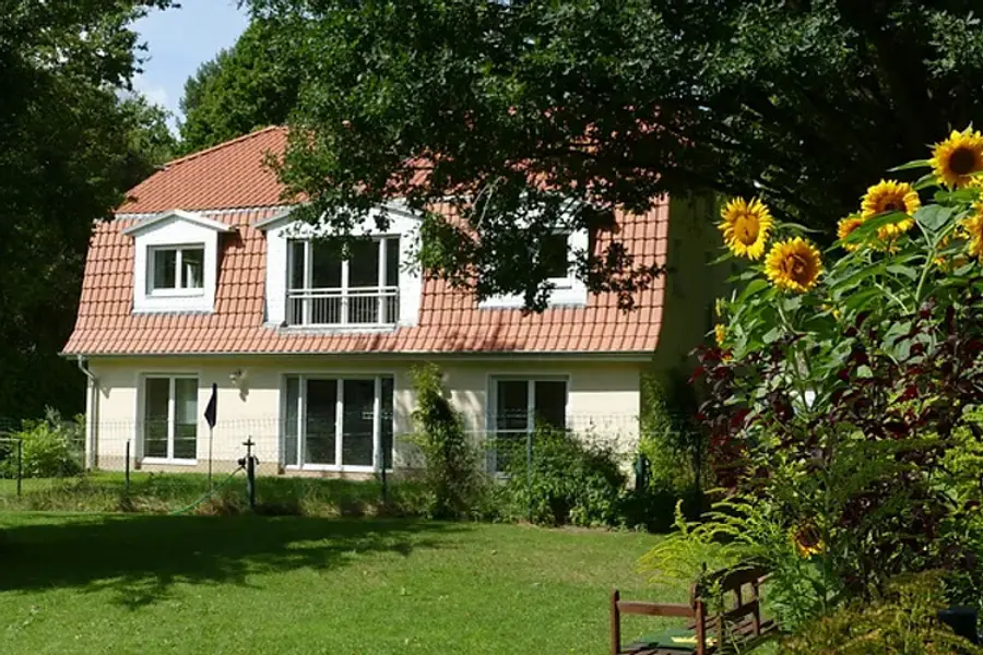 Körperlich & mental stark und gelassen den Berufsalltag meistern mit sanftem Yoga, Atemschulung und Meditation Körperlich & mental stark und gelassen den Berufsalltag meistern mit sanftem Yoga, Atemschulung und Meditation