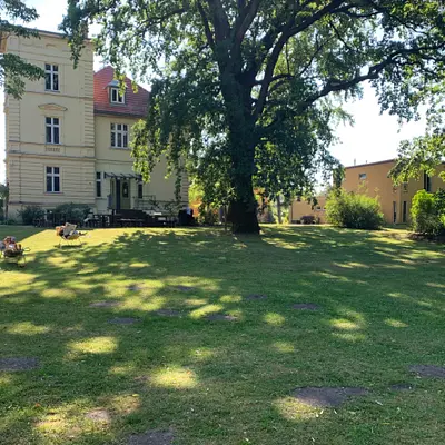 Mit innerer Ruhe stark im Beruf - Resilienztraining mit Yoga & Ayurveda Mit innerer Ruhe stark im Beruf - Resilienztraining mit Yoga & Ayurveda