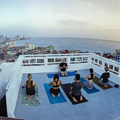 Resilienz stärken: Yoga, Entspannung und Begegnungen in Kuba