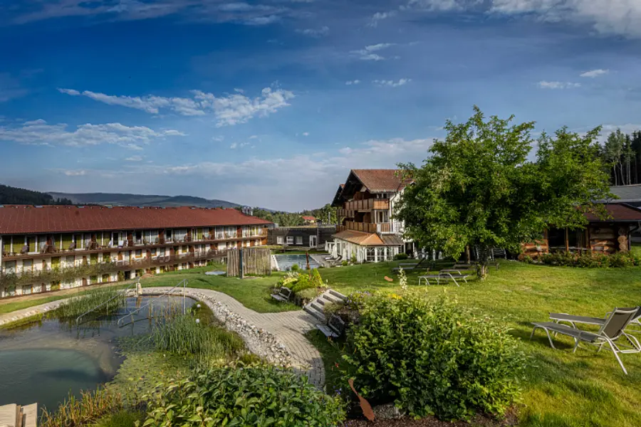 Sanftes Yoga, Atemübungen und Meditation zur Stressbewältigung im Berufsalltag