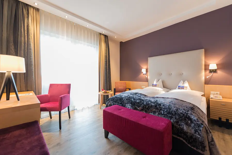 Sanftes Yoga, Atemübungen und Meditation zur Stressbewältigung im Berufsalltag