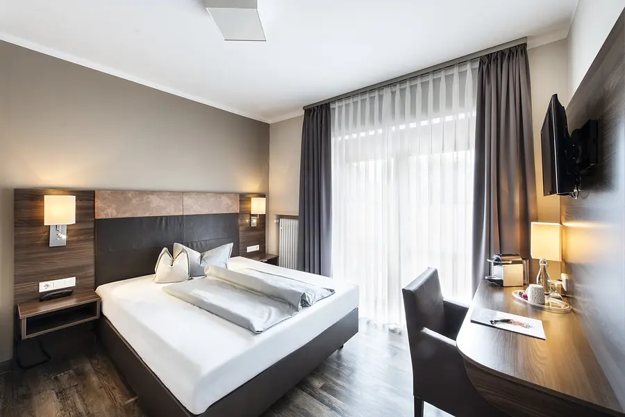 Sanftes Yoga, Atemübungen und Meditation zur Stressbewältigung im Berufsalltag