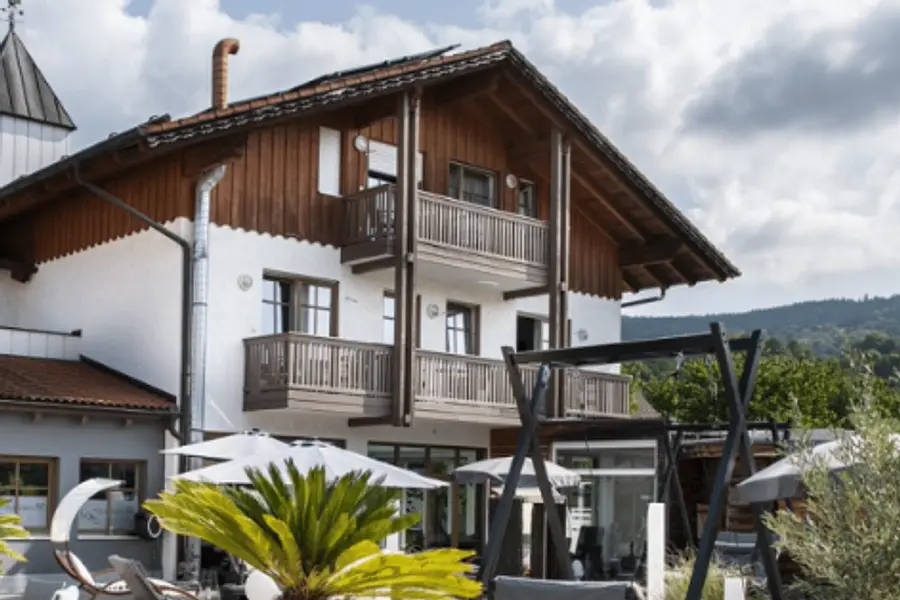 Sanftes Yoga, Atemübungen und Meditation zur Stressbewältigung im Berufsalltag