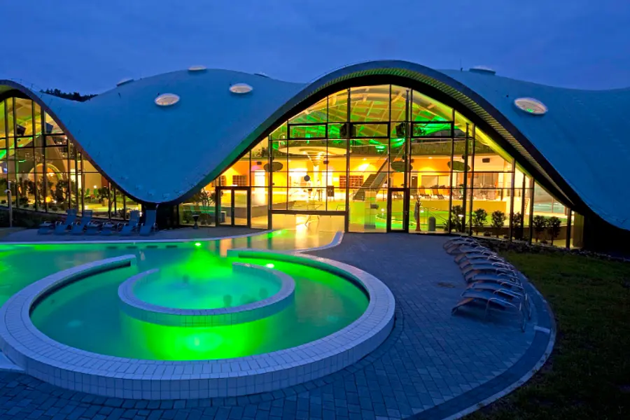 Resilient und vital in der Arbeitswelt: Fasten nach Buchinger, Yoga, Wanderung und Thermalentspannung