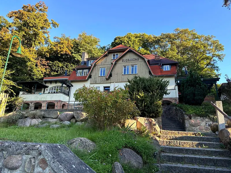 7b8f5961-0915-4578-935a-cf8196420b5d