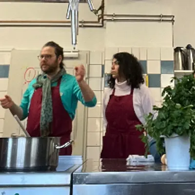 Lecker, klimafreundlich & bezahlbar – nachhaltiges Kochen in Bildungsstätten