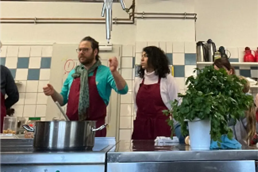 Lecker, klimafreundlich & bezahlbar – nachhaltiges Kochen in Bildungsstätten