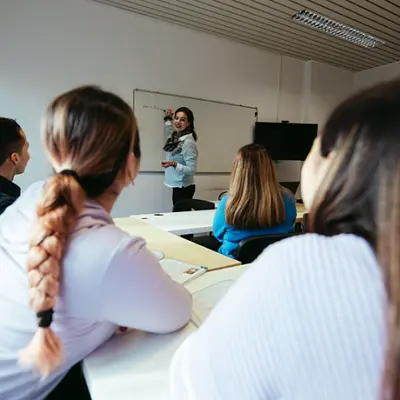 Anfänger Englisch Intensivkurs in Düsseldorf: Kommunikation im Beruf und Alltag verbessern