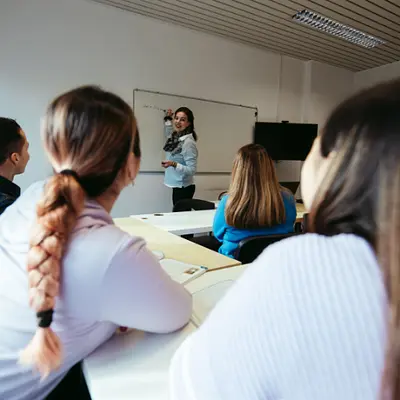 Anfänger Spanisch Intensivkurs in Düsseldorf: Kommunikation im Beruf und Alltag verbessern