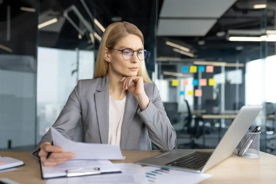 Künstliche Intelligenz im Arbeitsalltag – sicher entscheiden und Verantwortung behalten