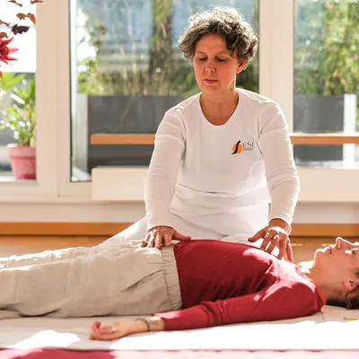 Eigene Potenziale im Unbewussten erkennen: Selbsthypnose und Shiatsutechniken für das Körperbewusstsein