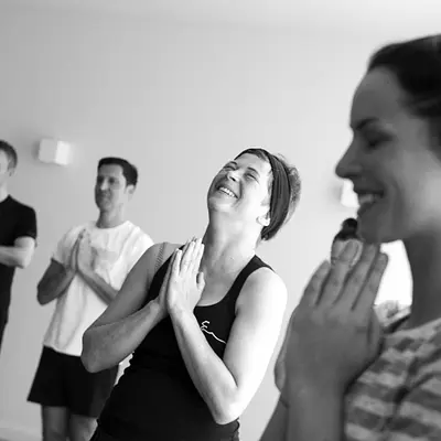 Faszien Yoga: eine heilsame Praxis für Körper und Geist