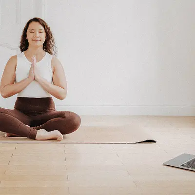 5-tägiger Yoga & Nervensystem Bildungsurlaub in Laboe, direkt am Meer (Vor Ort & Online)