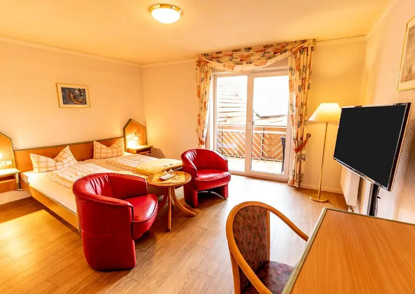 Fasten, Detox, Yoga, Wandern und Stressbewältigung in Theorie und Praxis im Odenwald