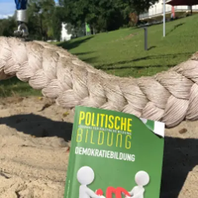 Zwischen Wir und Ich – Eine Woche für das Große Ganze: Demokratie in Krisenzeiten