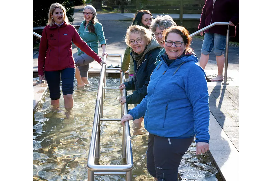 Stressprävention und mehr Stärke für Körper und Psyche im herausfordernden (Berufs-)Alltag mit Achtsamkeit in der Natur und Kneipp Stressprävention und mehr Stärke für Körper und Psyche im herausfordernden (Berufs-)Alltag mit Achtsamkeit in der Natur und Kneipp