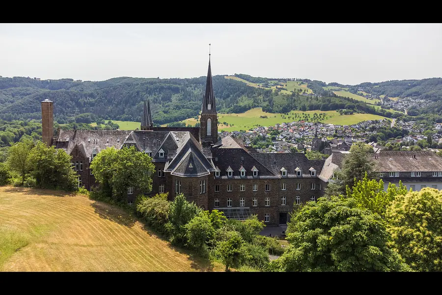 Fasten, Detox, Yoga und Wandern - Fit & gesund durch Fasten, Ernährung und Bewegung