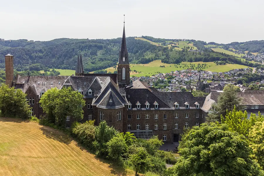 Fasten, Detox, Yoga und Wandern - Fit & gesund durch Fasten, Ernährung und Bewegung