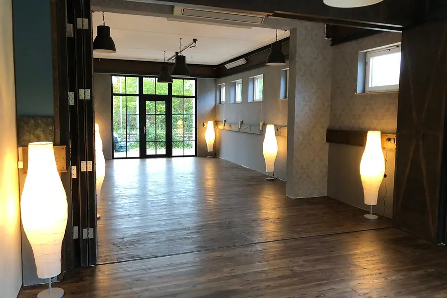 Business Yoga am Arbeitsplatz zur Reduktion von Stress, als Burnout-Prävention und zur Stärkung der Resilienz in einer schnelllebigen Zeit des Wandels