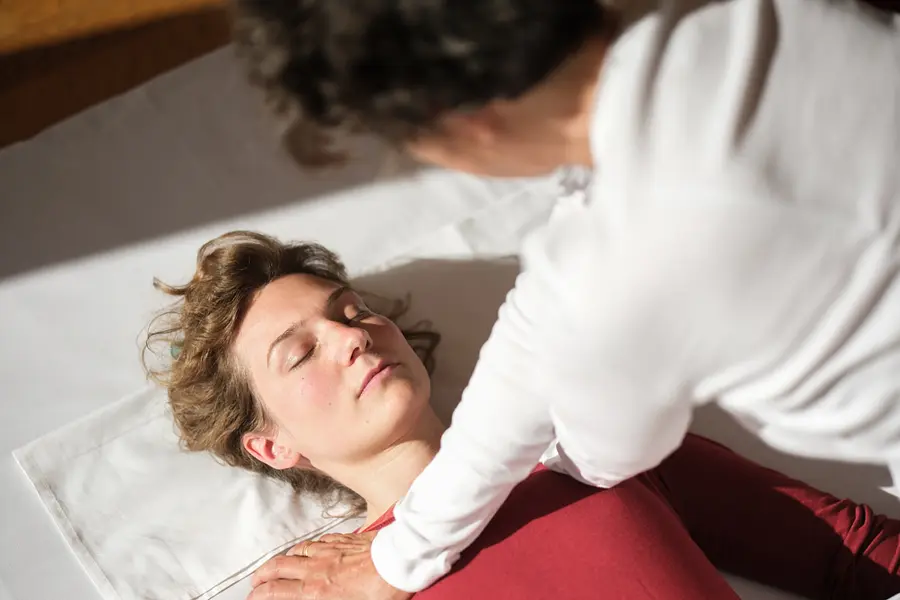 Gesundheit stärken und Stressbewältigung lernen mit Shiatsutechniken