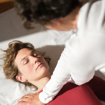 Gesundheit stärken und Stressbewältigung lernen mit Shiatsutechniken Gesundheit stärken und Stressbewältigung lernen mit Shiatsutechniken