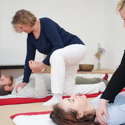 Körperarbeit Shiatsu: Grundlagenkurs Teil 2- die 12 Meridiane komplettieren ( Basis B-Kurs) Körperarbeit Shiatsu: Grundlagenkurs Teil 2- die 12 Meridiane komplettieren ( Basis B-Kurs)