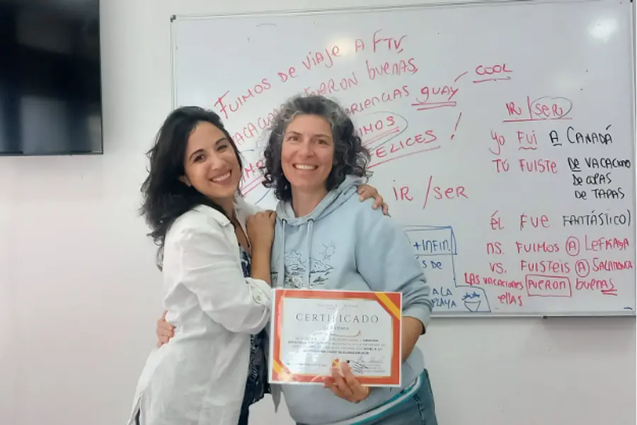 Spanischkurs auf Fuerteventura (5 oder 10 Tage). Niveau B2. Mit optionalen Aktivitäten: Surfen, Skaten, Wing Foil, Kite surf 